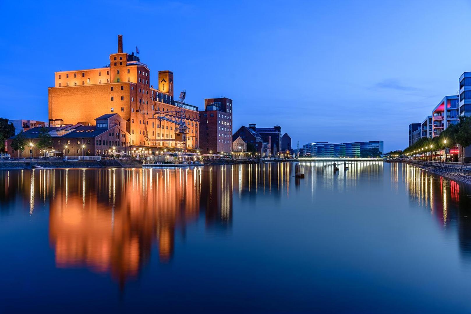 City Apartment Duisburg 1#Netflix &Wlan &Kingsize Bett &Kaffee Maschine & Central & 500M Innenhafen & 2 Min U Bahn Luaran gambar